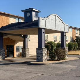 Brentwood Inn Clinton，位于克林顿的酒店