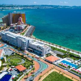 DoubleTree by Hilton Okinawa Chatan Resort，位于北谷町的酒店