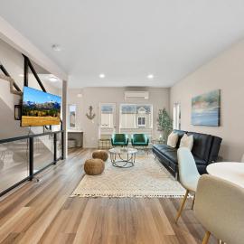 BRAND NEW Fully Updated Condo 918 in Anacortes，位于安娜柯蒂斯的酒店