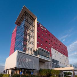 Ramada Encore by Wyndham Queretaro，位于克雷塔罗的酒店