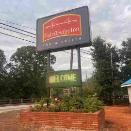 Fairbridge Inn & Suites,位于塔拉迪加的酒店