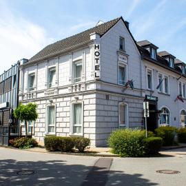 Airport Hotel Jägerhof Weeze，位于韦策的酒店