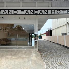 GRAND PANDAN HOTEL，位于Halangan的酒店