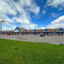 Travellers Inn Fredericton NB，位于Waasis的酒店
