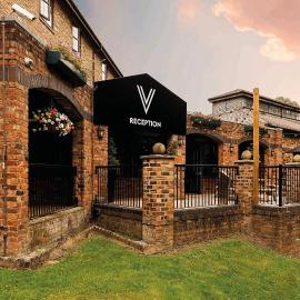 Village Hotel Liverpool，位于普雷斯科特的酒店