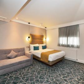 Queens Park Premier London Hyde Park，位于伦敦的酒店