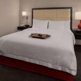 Hampton Inn & Suites Milwaukee Downtown