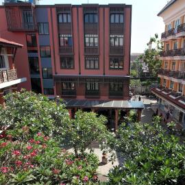 Rambuttri Village Plaza，位于曼谷的酒店