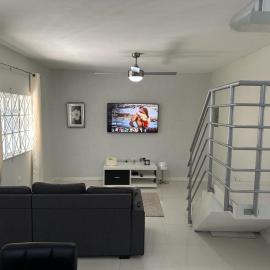 Mandeville Vacation Home，位于曼德维尔的酒店