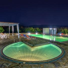 Hotel Smaragdi Apartments，位于菲尼卡斯的酒店