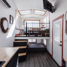 Zion Stay Scenic Tiny Home Deck Sunset View，位于Apple Valley的酒店