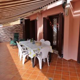 BigTerrace - ampio monolocale con cameretta e spaziosissimo terrazzo，位于格拉多的酒店