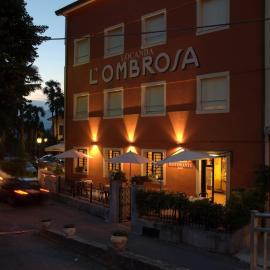 Locanda L'Ombrosa，位于韦扎诺利古雷的酒店