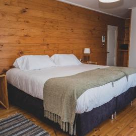 Hotel Puerto Madera，位于Pelluhue的酒店