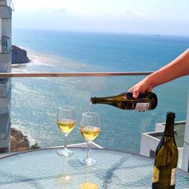 Departamento vista al mar en Manta Poseidon，位于曼塔的酒店