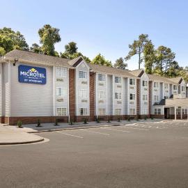 Microtel Inn & Suites by Wyndham Raleigh，位于罗利的酒店
