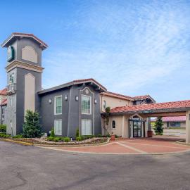 La Quinta Inn by Wyndham Kansas City Lenexa，位于雷内克萨的酒店