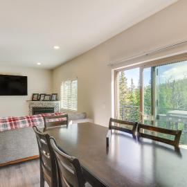 Brian Head Retreat w/ Deck, Shuttle to Ski Slopes!，位于布赖恩峰的酒店