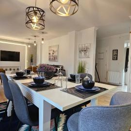 DREAMZzz 130m2 Designerwohnung mit 2 Bädern Gera，位于格拉的酒店