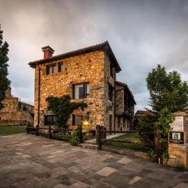 Centro de Turismo Rural La Coruja del Ebro，位于Valderredible的酒店