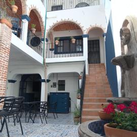 Hotel & Hostal Santuario，位于圣米格尔-德阿连德的酒店