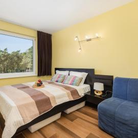 Spokojny Apartament blisko Plaży - Spacerowa - by Noclegi Renters，位于卢克钦的酒店