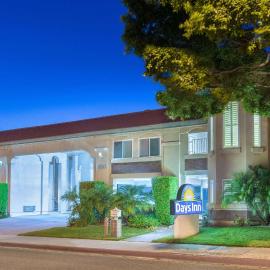 Days Inn by Wyndham Near City Of Hope，位于杜阿尔特的酒店
