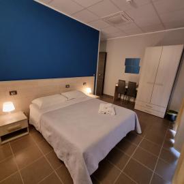 LA BUSSOLA Camere & Appartamenti，位于Badia Polesine的酒店