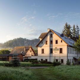 Hotel Javor，位于阿德尔什帕赫的酒店
