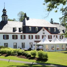 Schloss Auel Boutique Hotel & Design Golf Lodge,位于洛马尔的酒店