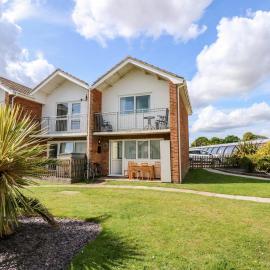 63 The Waterside Holiday Park，位于洛斯托夫特的酒店