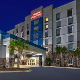 Hampton Inn & Suites Columbia/Southeast-Fort Jackson，位于哥伦比亚的酒店