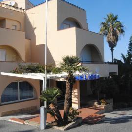 Helios Hotel，位于克罗托内的酒店