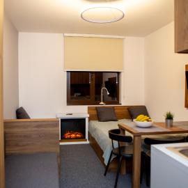 Ramonda apartman Vila Bela Reka 50m from Gondola - free parking acces，位于布尔泽策的酒店