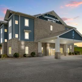 Lighthouse Suites - Best Western Signature Collection，位于翡翠岛的酒店
