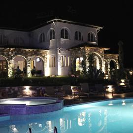 Zeus Hotel，位于帕拉塔蒙的酒店