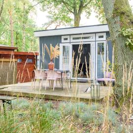 Lovely Cottage Hoenderloo I Pool I Kids，位于洪德洛的酒店