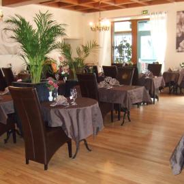 Logis L'Ecu De France，位于莫里亚克的酒店