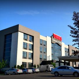 Grand Times Hotel – Aeroport de Quebec，位于魁北克市的酒店