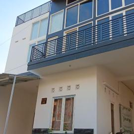 Home Stay Syariah Omahku，位于特勒贡的酒店