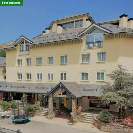 SKI & SNOW APARTMENTOS by TODOSIERRANEVADA - Plaza de Andalucia - Junto a los Telecabinas，位于塞拉内华达的酒店