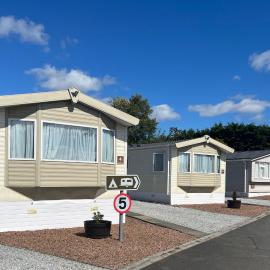 Red Deer Village Holiday Park - 3 Bedroom, Self-Catering Holiday Home，位于斯代普斯的酒店