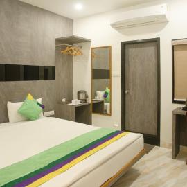 Treebo Urban, 1 Km From Railway Station，位于苏拉特的酒店