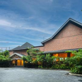 Mayfair Spring Valley Resort Guwahati，位于古瓦哈提的酒店