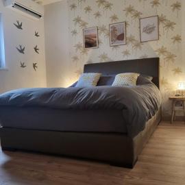 Chambre climatisée et cosy Auberge du manala Hôtel 24 24，位于圣路易的酒店