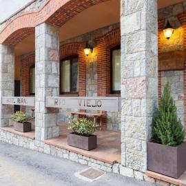 Hotel Rural Rio Viejo，位于Cubillas de Arbas的酒店