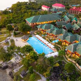 H Resort Bohol - The Coral Cliff by SMS Hospitality，位于Calape的酒店