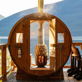 Kootenay Lakeview Retreats - Forest Cabin，位于纳卡斯普的酒店