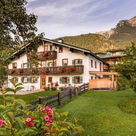 Apart Chalet Unterbrandnerlehen，位于柯尼希斯湖畔舍瑙的酒店