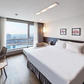 Hotel Riverside Ulsan，位于蔚山的酒店